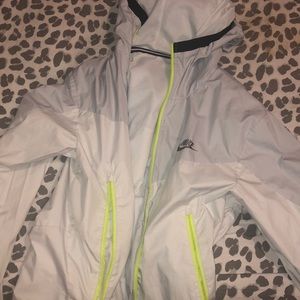 nike windbreaker